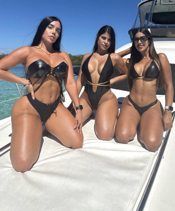 Amigas @fratianyy ? https://t.co/94hGtaOTev
