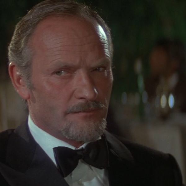 Feliz cumpleaños para el actor inglés Julián Glover quien ha actuado en diferentes películas y también actuó en James Bond en Solo Para Tus Ojos de 1981 como el villano Aristotles Kristatos de parte de James Bond Panama Felicidades #jamesbond007 #007🔫