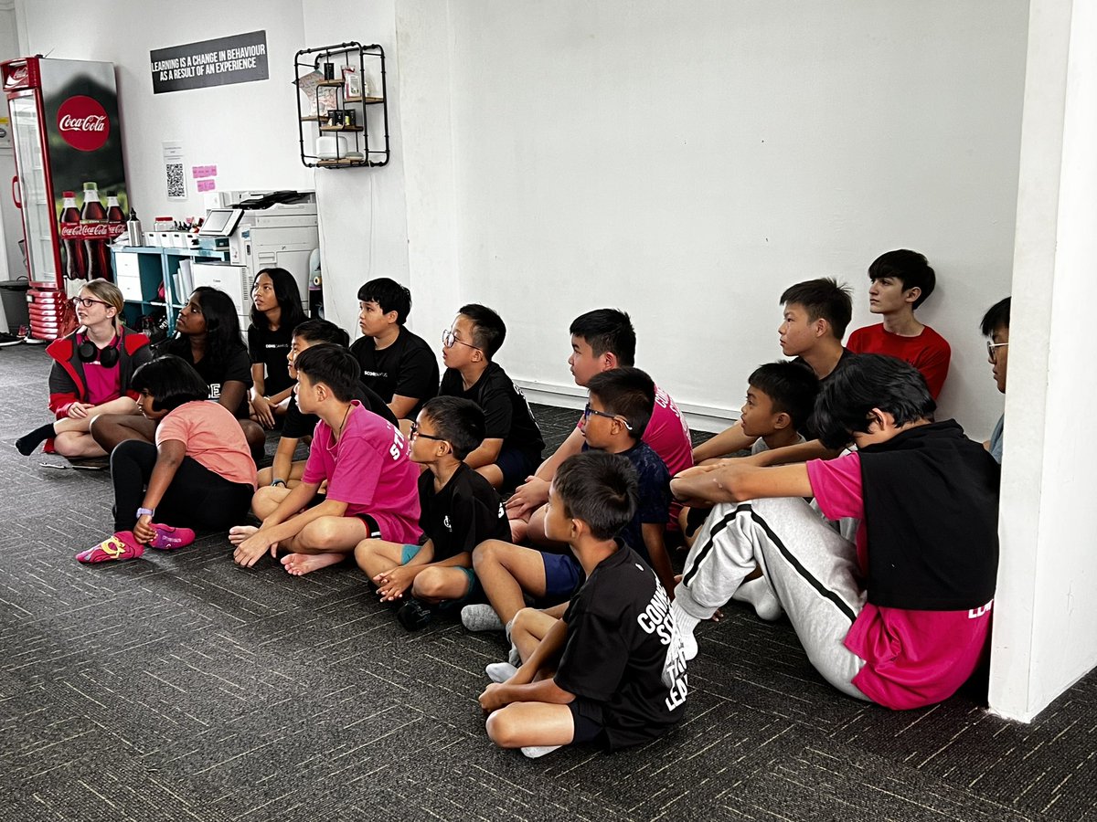 ScoreCampus's tweet photo. Always a good time with these guys https://t.co/RNEd0bP9HT