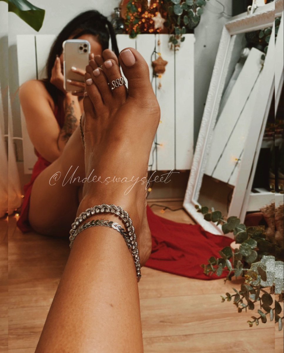 UnderSwaysfeet's tweet photo. @LuxuryFeetmodel @toetallyfeets https://t.co/4fPxYueux1