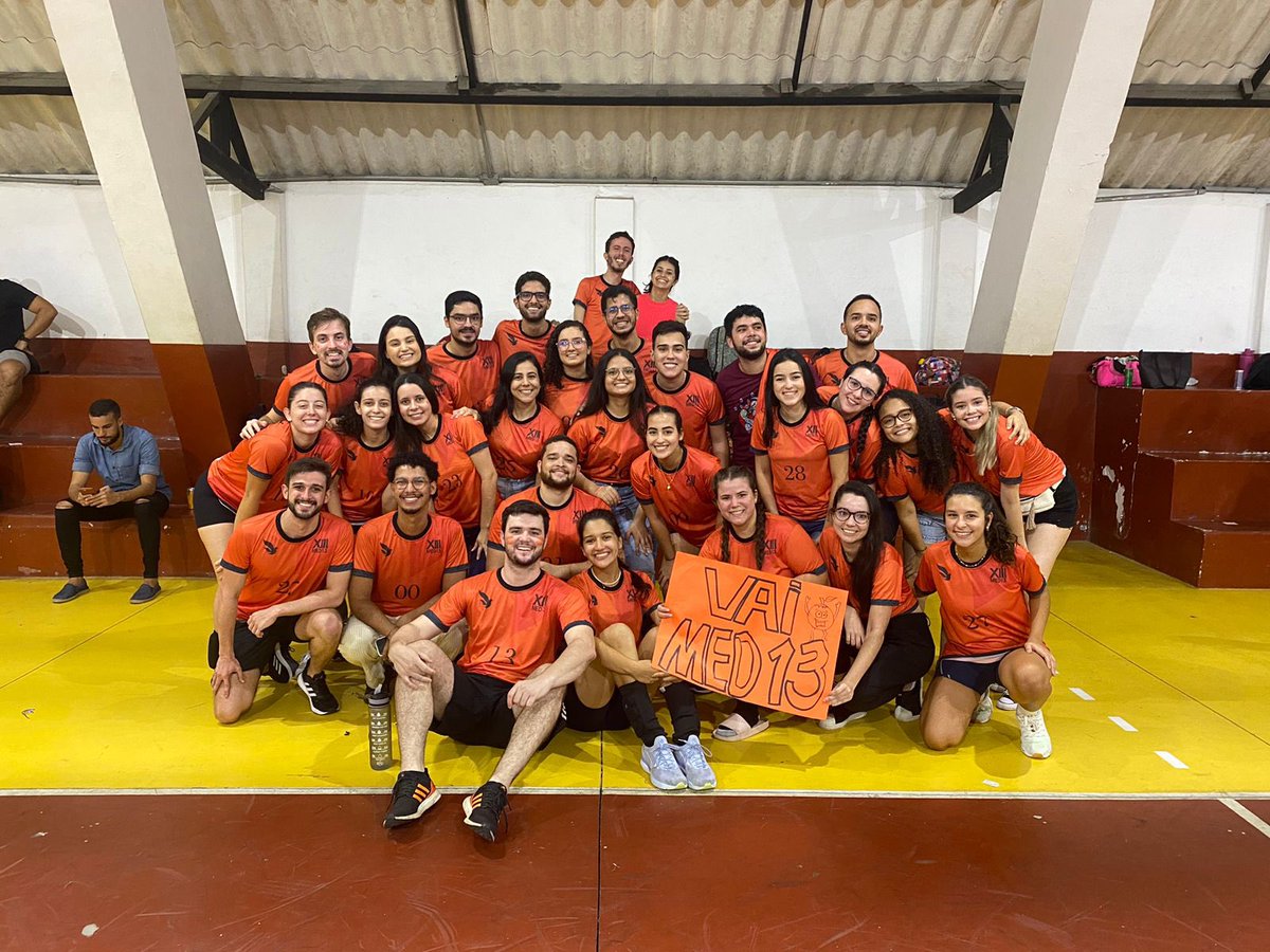 andrecaa's tweet image. nada como um dia depois do outro. resumo do #intramed Unicap: time masculino bem meia boca, as meninas detonando e minha idade me derrubando.