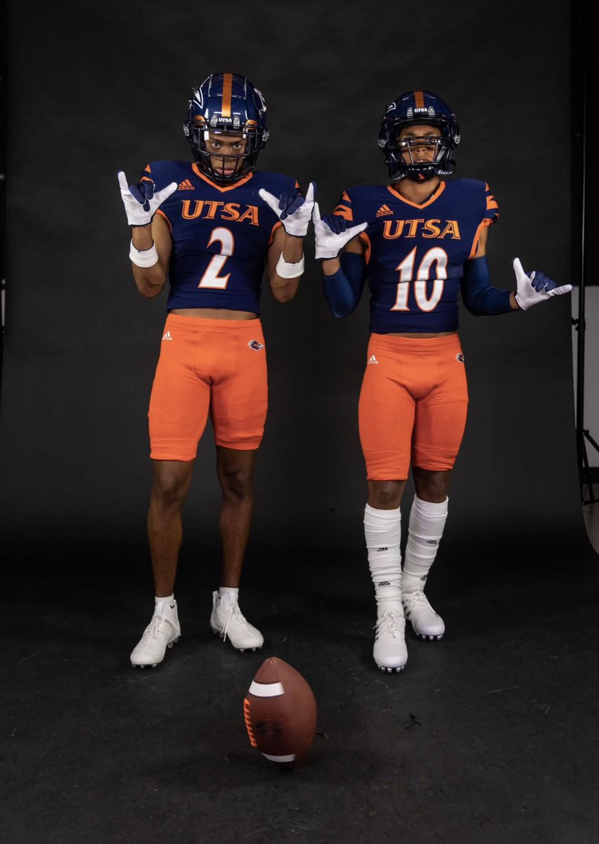 Being from the 210, moving to the 361, I hope these two bless the 210 and ⁦@UTSAFTBL⁩ with their talents! ⁦@csabsook2⁩ ⁦@LukeJohnson_123⁩  definitely two dangerous ATH out of Corpus Christi! #RecruitTheCoast #DOGSONLY