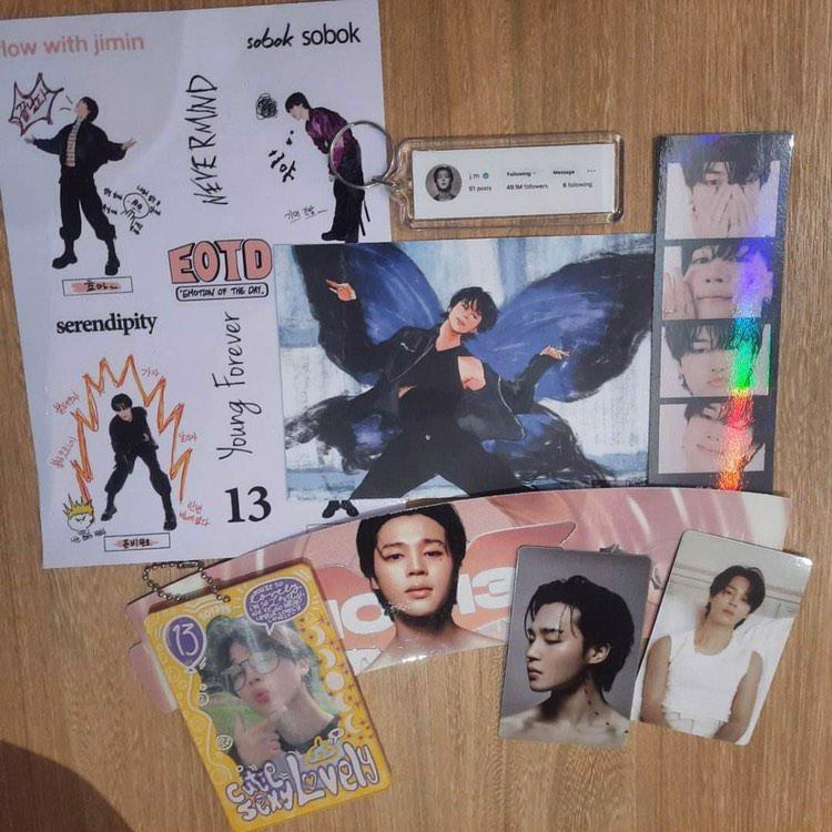lesbianjimi's tweet photo. never thought that i'd be in a room surrounded by jimin lovers but guess what, i was! thank you sm, @flowwithjimin for making that possible. it was rly nice to see everyone enjoying themselves. sa uulitin! (i suck at taking photos sm) #FlowWithJimin. https://t.co/GX5XYbPFtz
