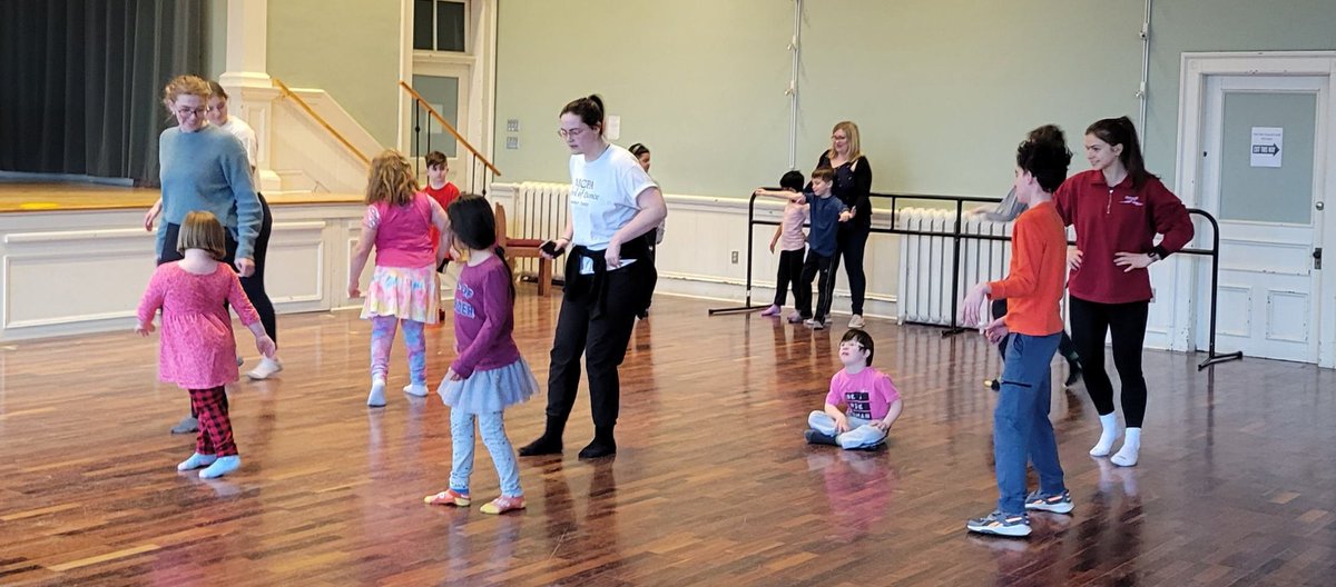 ParaPLAYHub's tweet image. Awesome afternoon at our @eastersealsns #LearnToDance today. What a great group of kiddos and thanks @DalHealth @Dal_HAHP volunteers. ❤️
@JoanneLynnNS @ParasportNS
