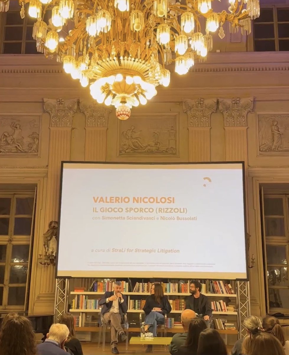 CircoloLettori's tweet photo. “Il gioco sporco” (@RizzoliLibri) di @ValerioNicolosi presentato stasera al Circolo dei lettori insieme a @Sciandi e @Zeroenne e @Stra_Li_. https://t.co/7kiyjxkoFa