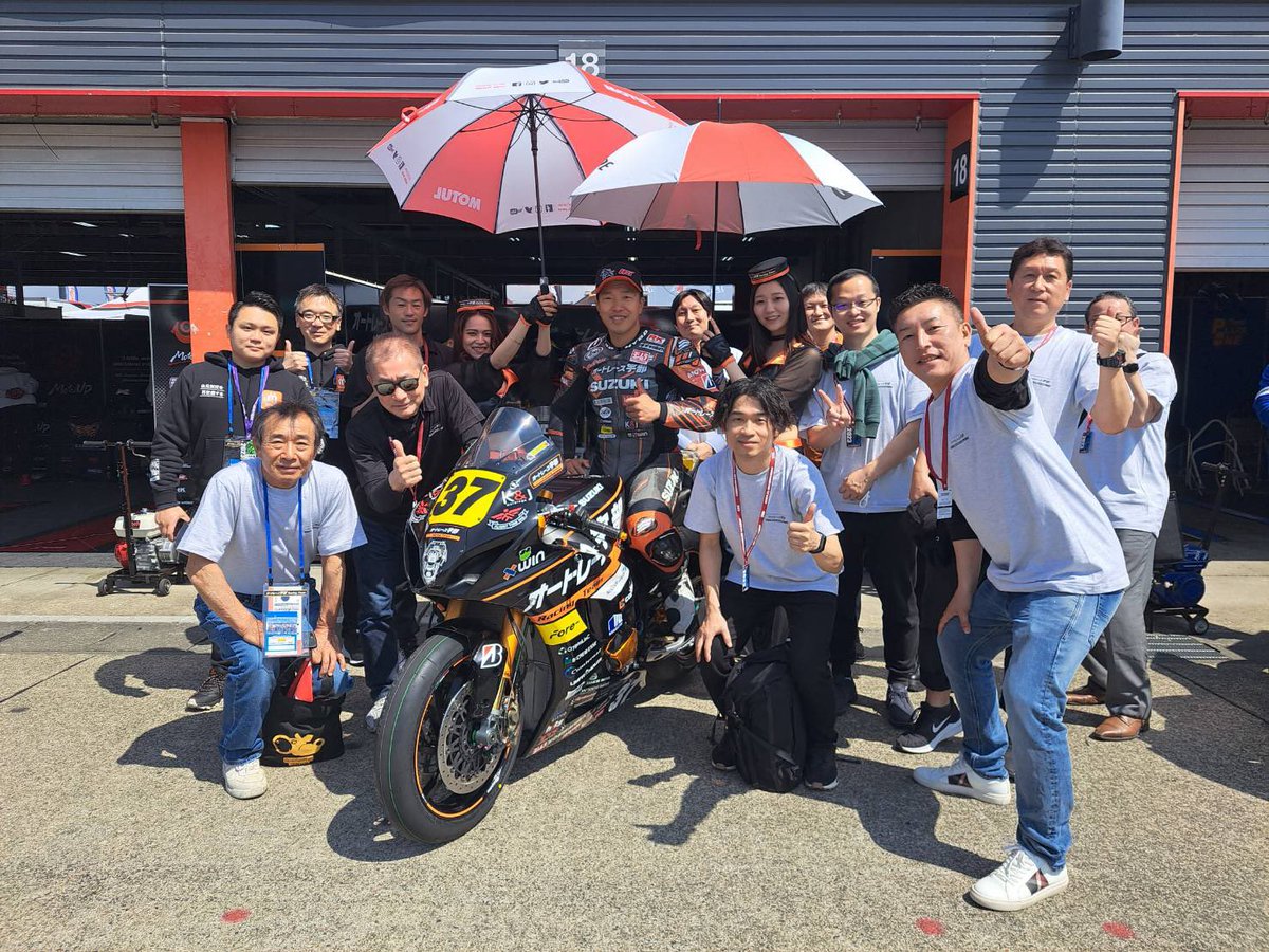 パートナー企業のみなさま

表彰台を争うレースがいきなり展開されて大興奮していらっしゃいました*\(^o^)/* 

みなさんの楽しんでいらっしゃる姿が最&amp;幸です(^^)v 

#オートレース宇部 
#JRR 
#JSB1000