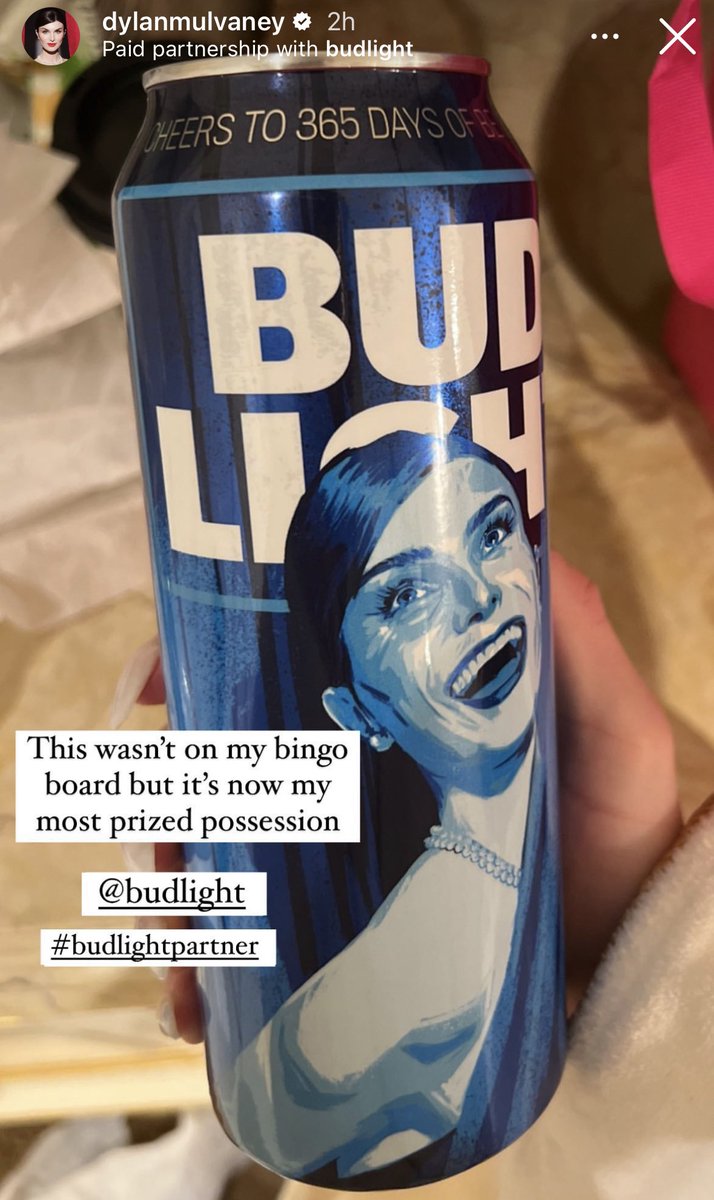 OliLondonTV's tweet image. Budweiser have released a Dylan Mulvaney Beer congratulating the biological man on 365 days of being a girl “cheers to 365 days” 🍺 🍻

FYI it’s not an April Fools Joke. They actually are paying Dylan to be the new face of BudLight 😒

#dylanmulvaney #transgender