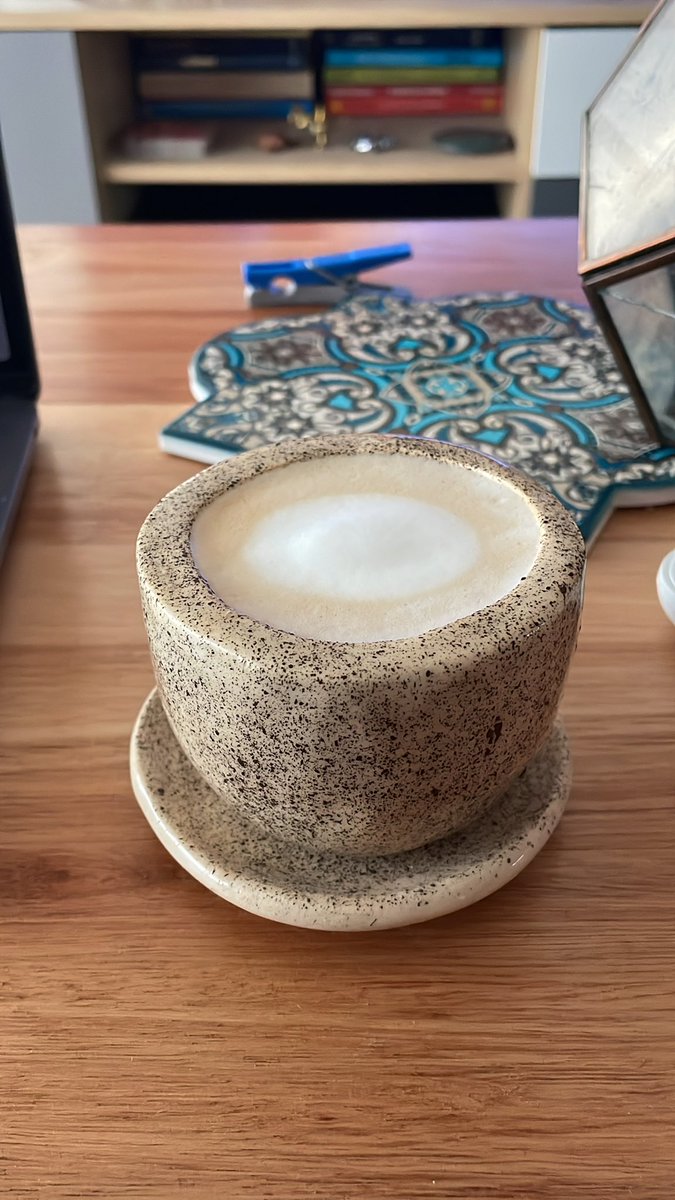 delivery boy tweet media