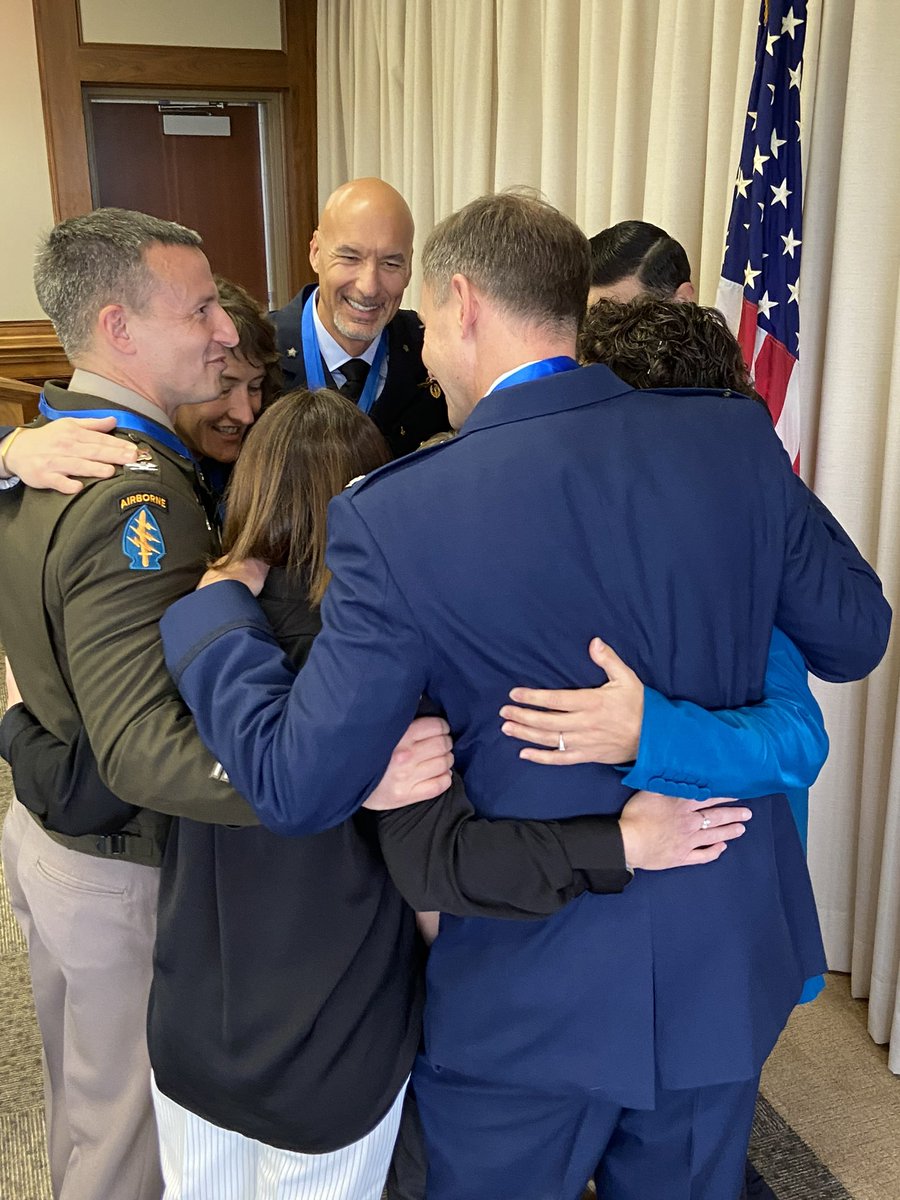 Long overdue reunion! Delayed 3 yrs, our Expedition 60-61 NASA crew received spaceflight medals and reflected on the privilege of serving, alongside our families. 

We took a moment to do our favorite on-orbit tradition, the Huggle! (It’s a little more fun when you’re floating.)