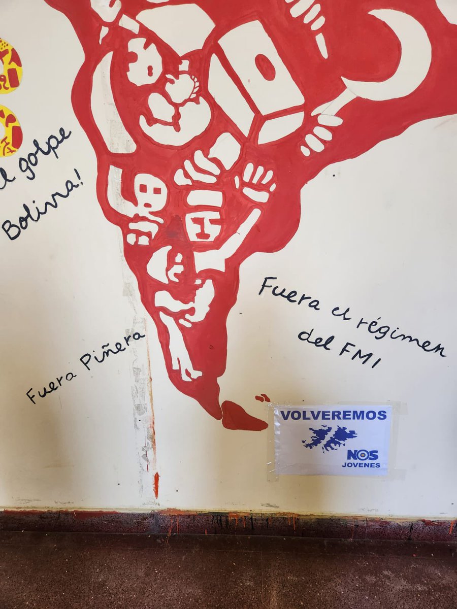 NOSCABA's tweet photo. Malvinizando en Facultad de Derecho y Ciencias Sociales - UBA.

Si te interesa Malvinizar y ponerle Patria a tu Facultad escribinos.

#Malvinas #Volveremos https://t.co/jPKNQIQldZ