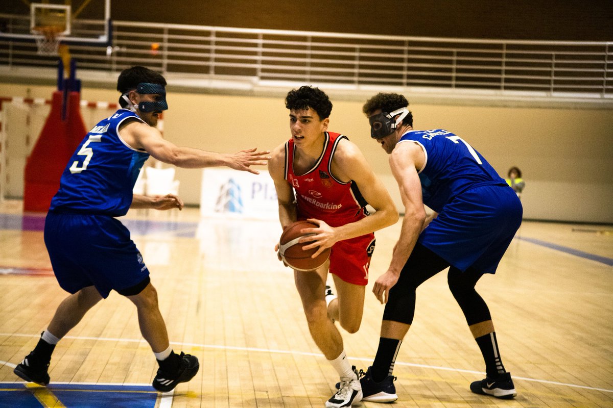 BasketNavarra's tweet photo. 📝 CRÓNICA | ENERparking Basket Navarra vuelve a sonreír en Arrosadía.

➡️https://t.co/UVho3HcK7M

#ENERparkingBasketNavarra
#LaPeliculaDeBNC 🎥❤️ https://t.co/qqoP5GzzT4