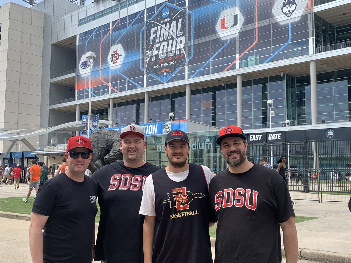 gessdd's tweet photo. #GoAztecs #FinalFour2023 @btcoll @Alex_Riggins @WJRthree https://t.co/dNEcLVS2q6
