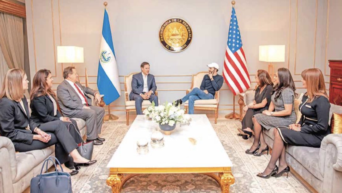RicardoMonge32's tweet photo. Histórica visita del senador @marcorubio a El Salvador para fortalecer la relaciones con EEUU en el marco del respeto a la soberanía y autodeterminación, todo es gracias al excelente trabajo de nuestro Presidente @nayibbukele que buena noticia para ambos pueblos estos esfuerzos. https://t.co/QWbSiB1pcw