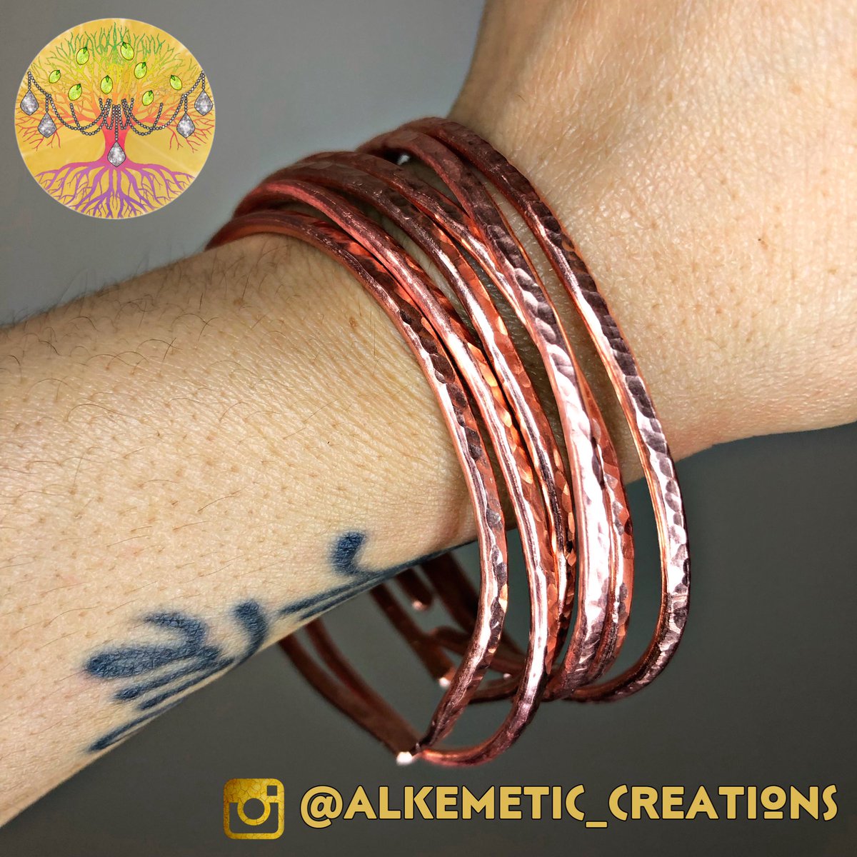 angie_chacha's tweet photo. Hammered Copper Bangle Bracelets are now available for sale. DM me to purchase.
#copper #copperbanglebracelets #alkemeticcreations https://t.co/V5nseIf83z