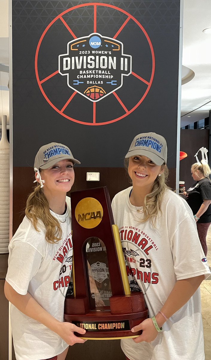 otp_hoops's tweet photo. Congratulations to OTP alums @keaton14hall and @mclainmurphy21 and @TUWBX on winning the @NCAADIII National Championship!!!
#OTPskills #OTPmentality #OTPfamily #SkillsKill #FloatGame https://t.co/NvTZTh4LL4
