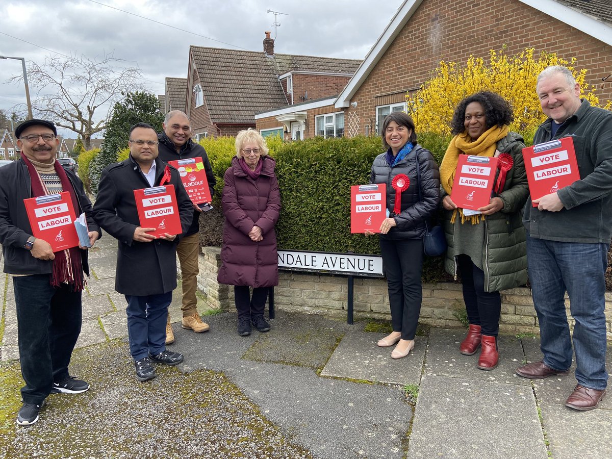 SeemaMalhotra1's tweet image. Great to be out with #Labour candidate @julietocampbell in #Broxtowe today, talking to residents about local issues and the impact of the cost of living crisis on local families. Labour has a plan to bring down to bring down energy bills for good.  #labourdoorstep