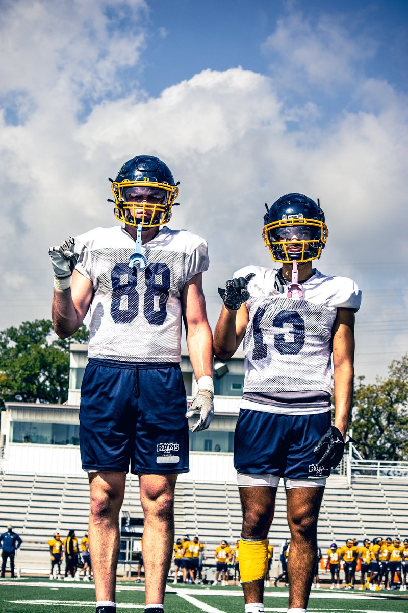 Don’t worry, Westside boys taking care of business in Fort Worth @FootballKaty <a href="/TxWesFootball/">TxWes Football</a> <a href="/Katyfootball/">Katy Football</a>