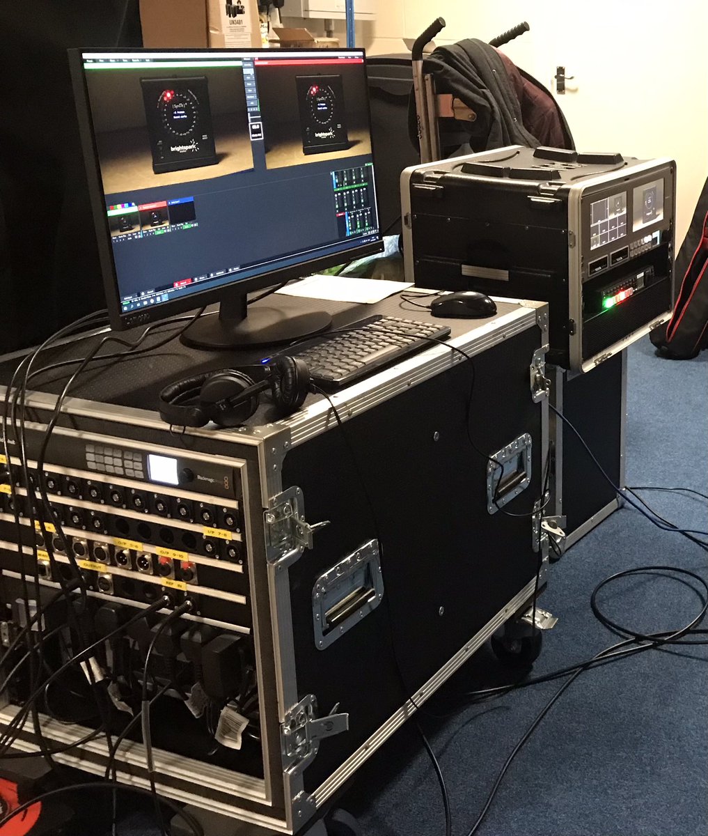 Bright__Spark's tweet image. Saturday afternoon testing in the office. Checking audio and video sync between genlocked sauces #video #videoengineering