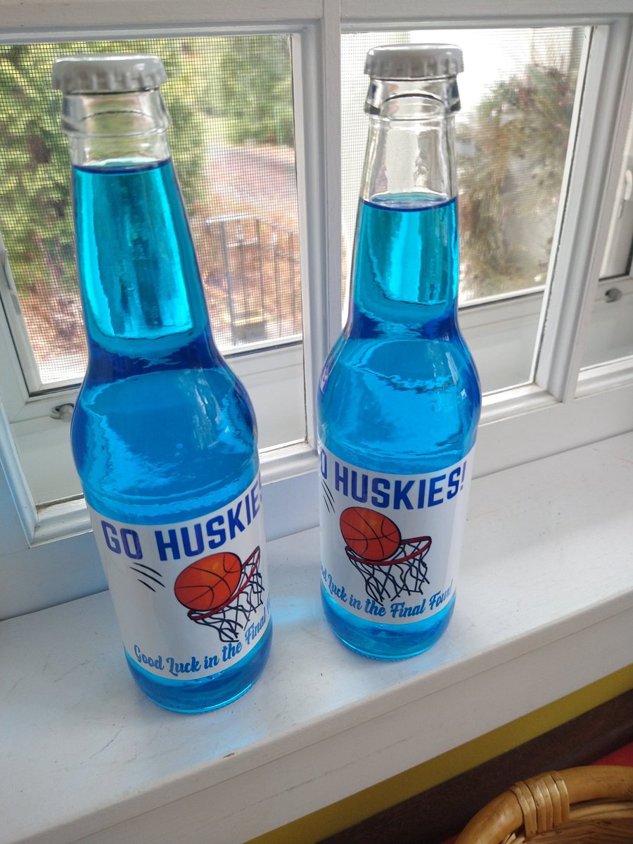 freshcat1's tweet photo. It's happening.... https://t.co/BGSVO64IpW