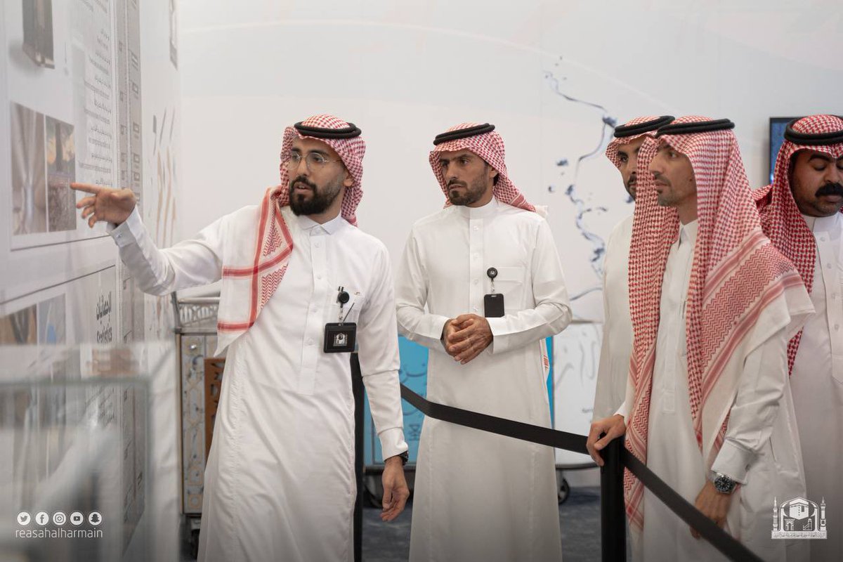 AlharamainSA's tweet photo. أمين مجلس شباب القصيم في زيارة للمعارض الرمضانية بالمسجد الحرام.
https://t.co/gRgh9s9bxk

#يسر_وطمأنينة 
#من_الوصول_إلى_الحصول https://t.co/lVJkzOfcMT