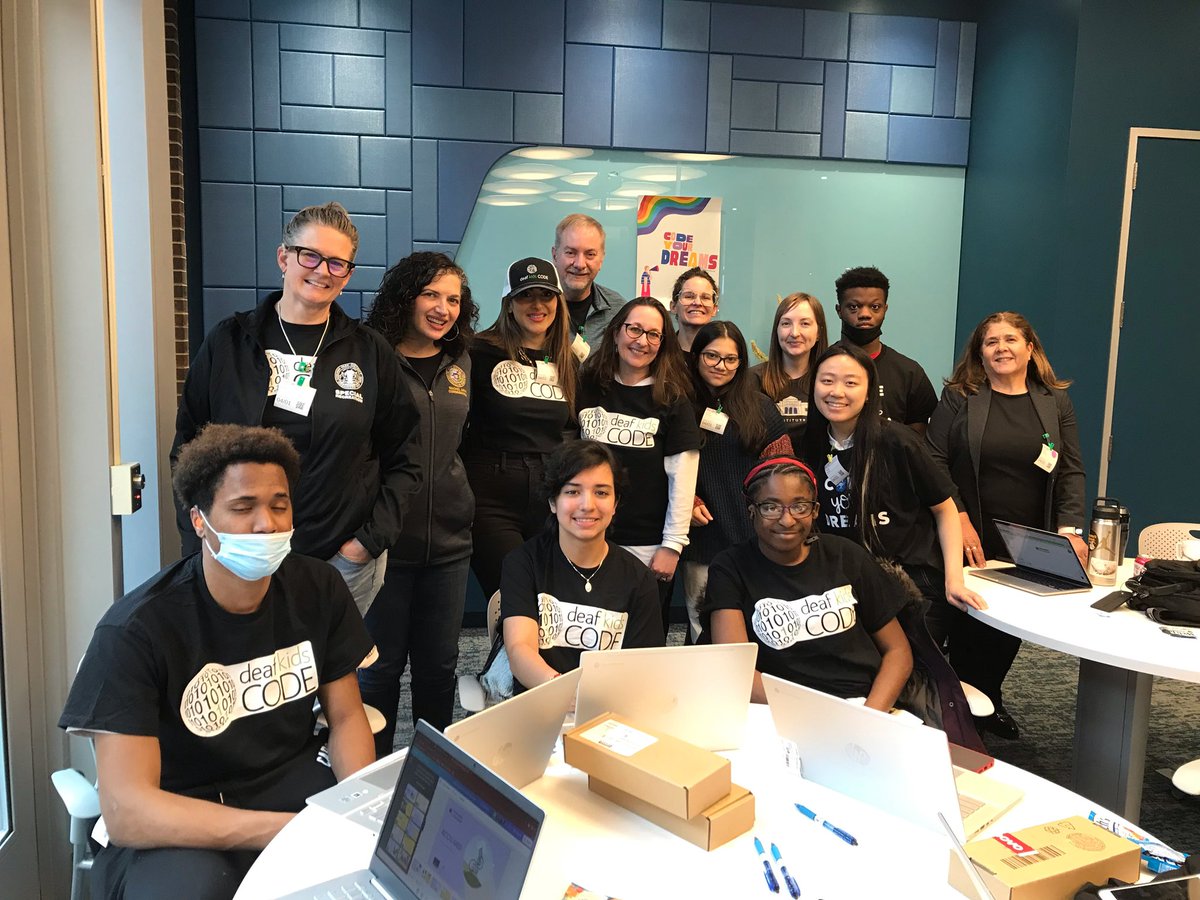 Rachel_Arfa's tweet image. So inspired by the Hackathon for Accessibility, a vision made reality by Shireen Hafeez of @deafkidscode @WeCodeDreams held at @google! Loved meeting Deaf/HOH students @ChiPubSchools, @ChicagoParks D/HOH prog. Today’s participants are brainstorming tomorrow’s access.
