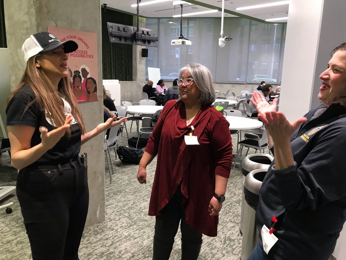 So inspired by the Hackathon for Accessibility, a vision made reality by Shireen Hafeez of @deafkidscode @WeCodeDreams held at @google! Loved meeting Deaf/HOH students @ChiPubSchools, @ChicagoParks D/HOH prog. Today’s participants are brainstorming tomorrow’s access.