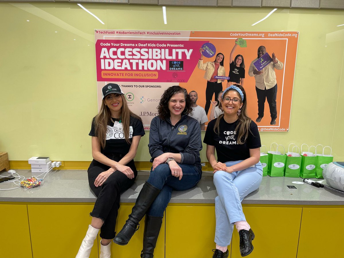 Rachel_Arfa's tweet image. So inspired by the Hackathon for Accessibility, a vision made reality by Shireen Hafeez of @deafkidscode @WeCodeDreams held at @google! Loved meeting Deaf/HOH students @ChiPubSchools, @ChicagoParks D/HOH prog. Today’s participants are brainstorming tomorrow’s access.