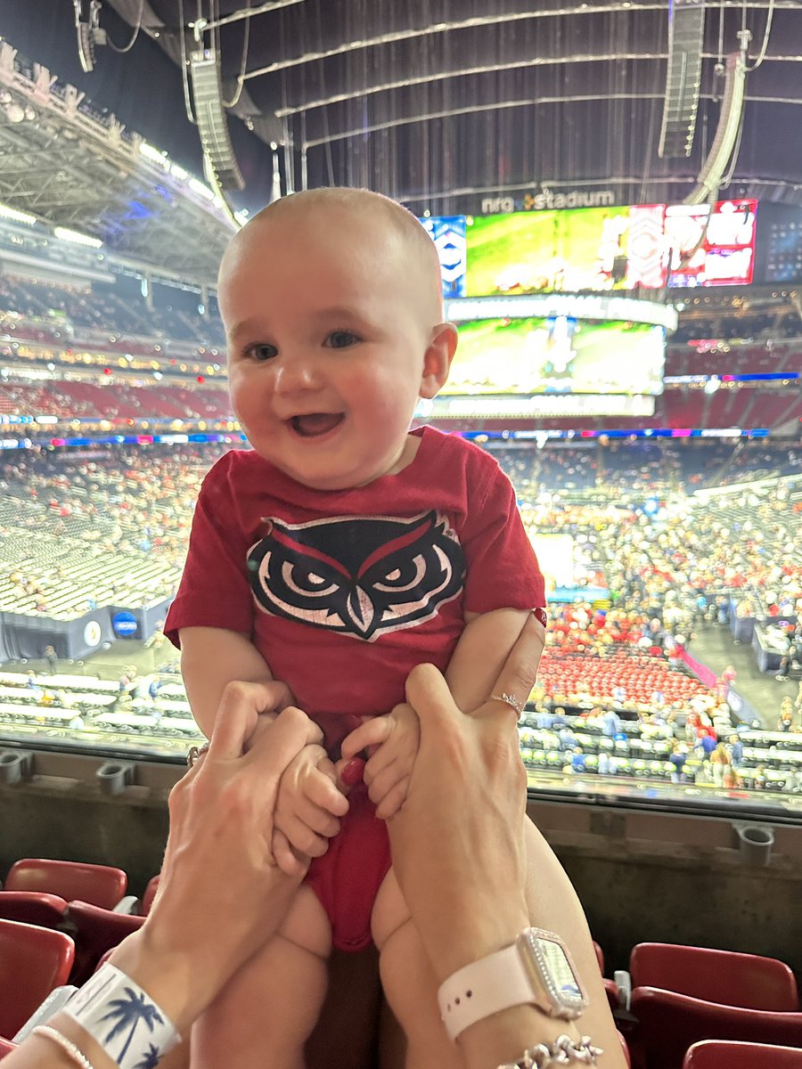 MgmRecovery's tweet photo. Future Owl! Class of 2046! 🦉 #fauselfie #classof2046 https://t.co/qicrTULd1S