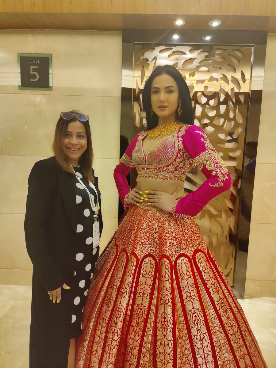 Day 2:  @punefashionweek with @sonalchauhan walking as a showstopper for designer Shreya Mangaaysh

#timesfashionweek #PTFW #punecity #PuneTimesFashionWeek2023 #PuneTimesFashionWeek #PTFW2023