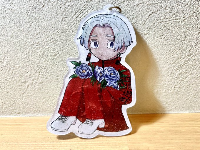 ていうかどうせまだまだ先になるんだろなーグッズもまだ全然出ねえんだろうなーとか思ってたから自分でiznのナンチャッテak キー作ったんだよ昨日の夜….. 