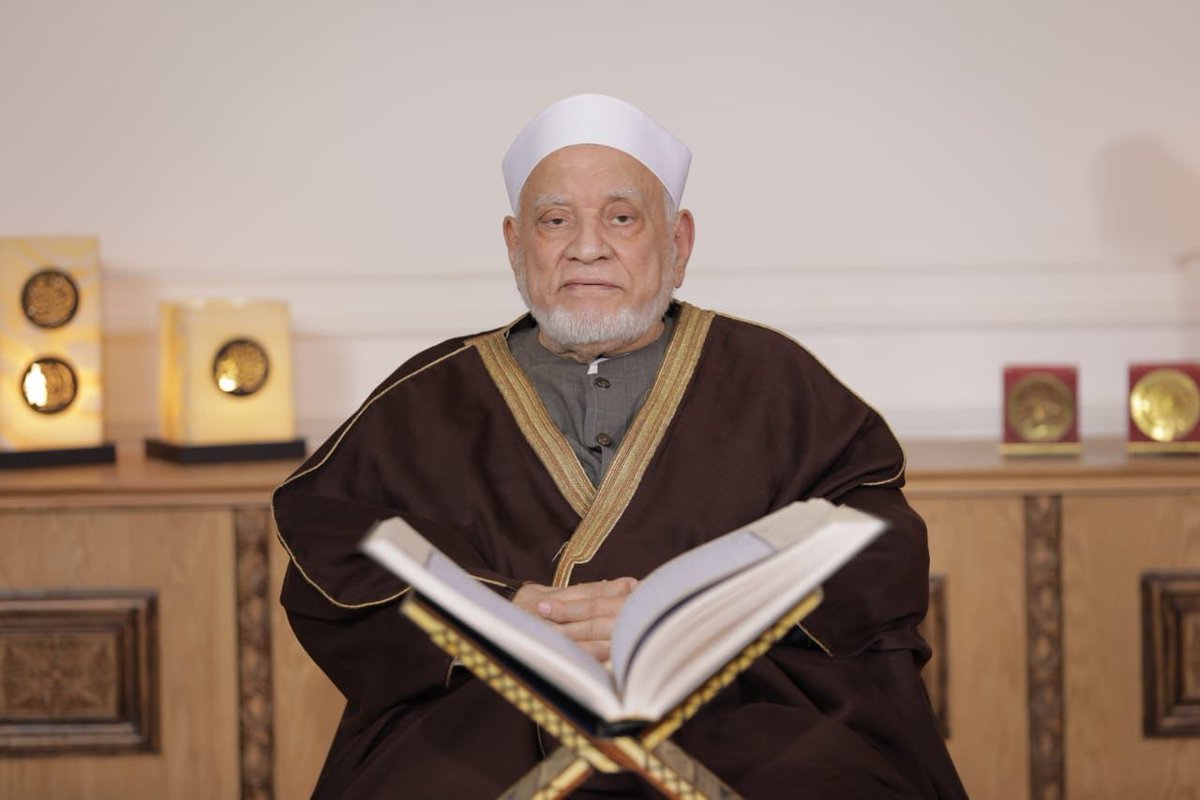 wamnews's tweet photo. الدكتور احمد عمر هاشم رئيس جامعة الأزهر الأسبق الشخصية الإسلامية للدورة الحالية لجائزة دبى الدولية للقرآن الكريم 

 #وام 

https://t.co/WOnPx9h1hW https://t.co/VQvZRI2HDI