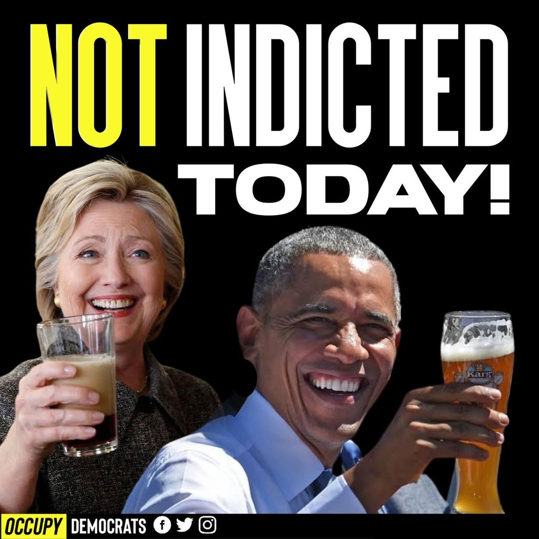 1JaySC's tweet photo. Reply with a 💙 if you weren’t indicted today. I want all democrats to follow you. https://t.co/Pt5GpTTJFd