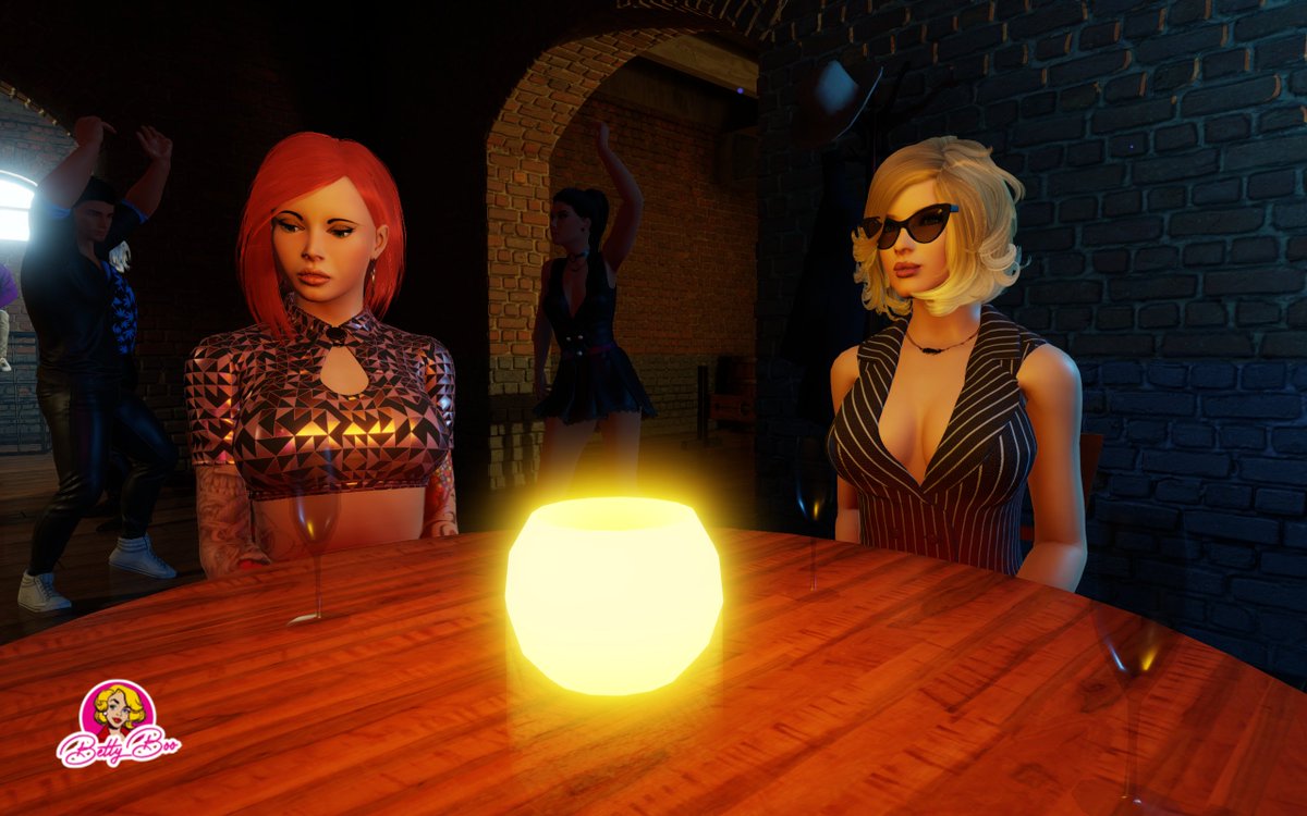 BettyBooPhotos's tweet image. A new model! @Lizzy3DX  joining me for a pre shoot chat 🫦