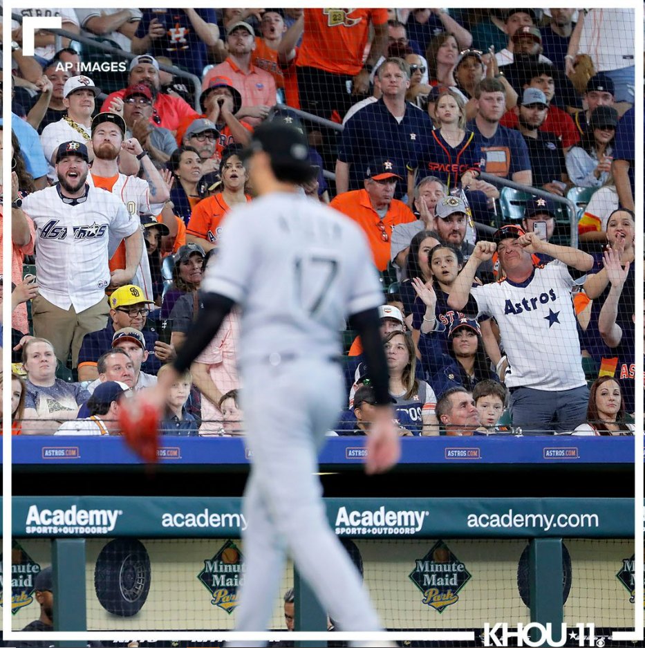 KHOU 11 News Houston on X: Astros fans NEVER FORGET! When Joe Kelly was  pulled from today's game, fans let him hear it! Oh, and he got straddled  with the loss as