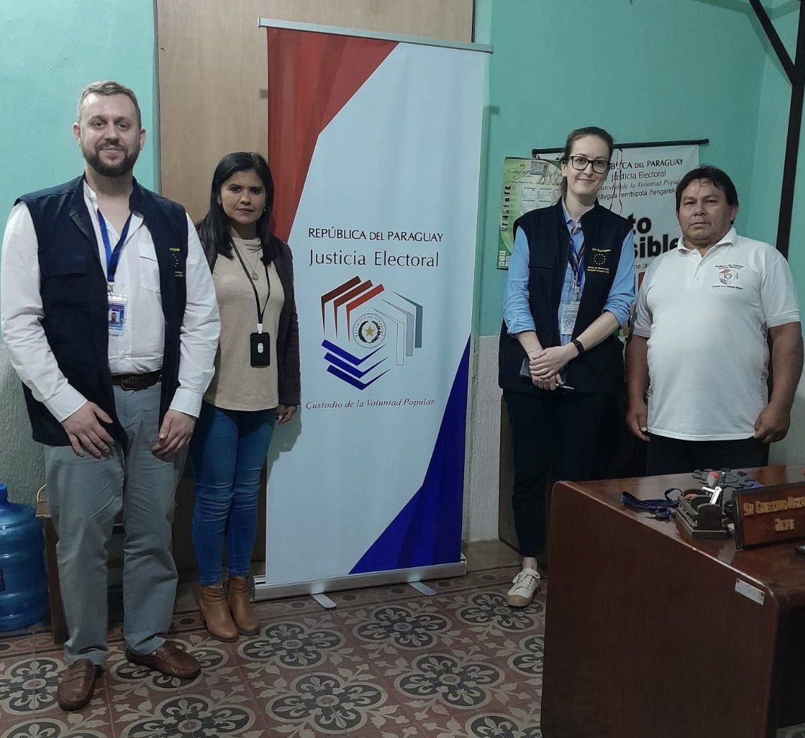 Los observadores de largo plazo (OLP) de la #moeuepy23 ya trabajan en todos los departamentos de #Paraguay. Equipos visitaron los registros electorales, donde se facilita información sobre la votación. Aquí los OLP03 en Caacupé, Cordillera y los OLP02 en Areguá, Depto Central.