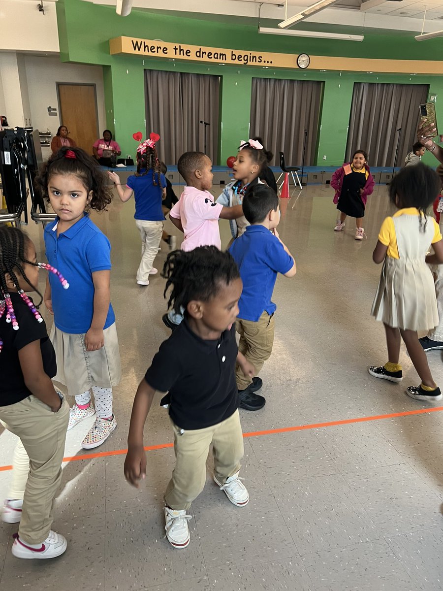 ms_owls's tweet photo. Look at the owls move!! We love to dance!💜 https://t.co/DwOG5kESKv