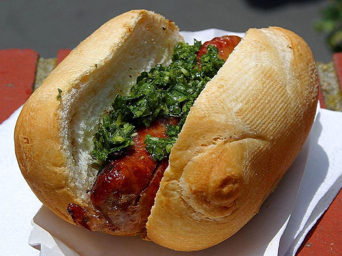 jac_beta's tweet photo. Choripan argentino é eleito melhor hot dog por site de gastronomia; versão brasileira fica em 6º lugar https://t.co/FlJdPu2odX https://t.co/GFZA9TyX0L