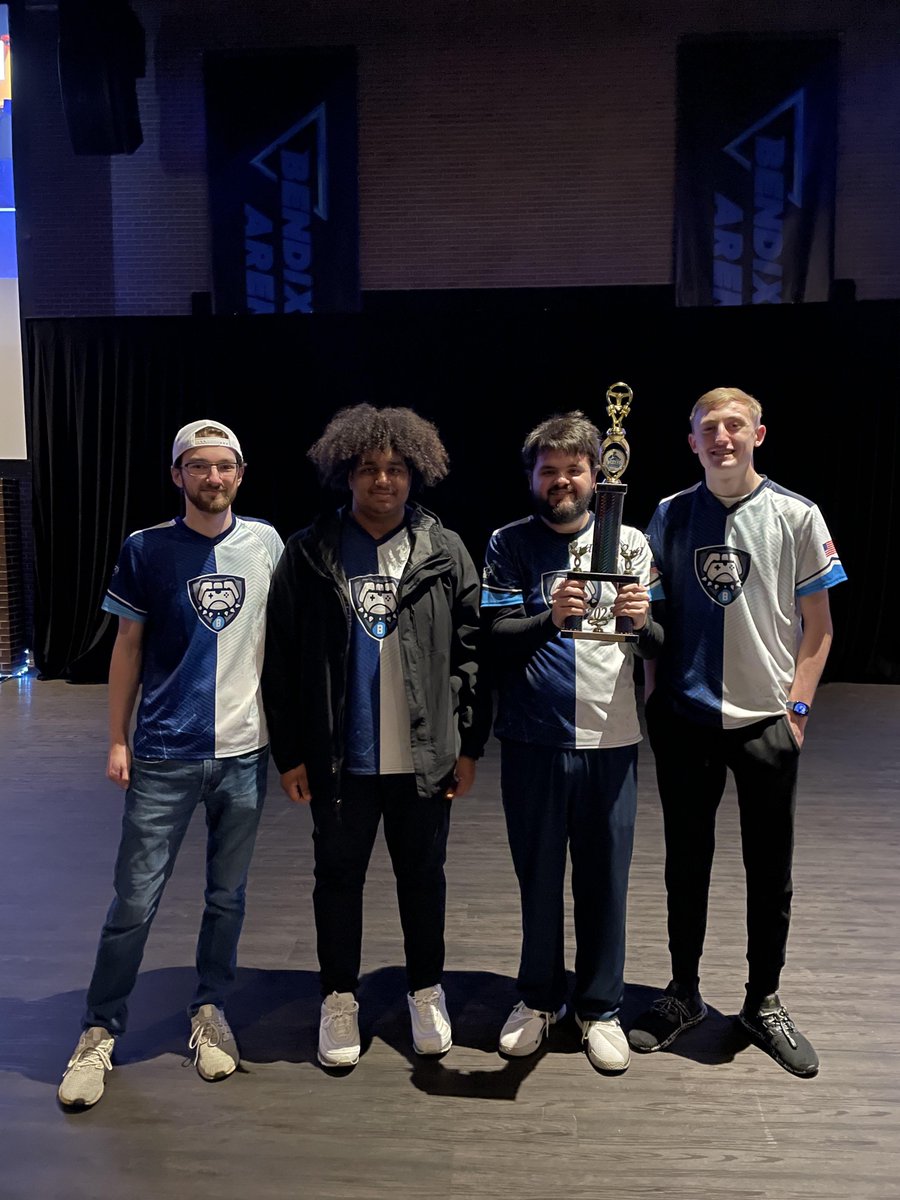 BUClubEsports's tweet photo. That's a wrap!
#ButlerRL is bringing their 2nd place trophy home after a long day of action. Thanks to @bupilotsesports for hosting this awesome event! https://t.co/TkdC8vde7P