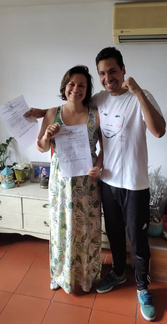 Queda demostrado que #AlfredoYAryenisInocentes siempre hablaron con la verdad cuando denunciaron la corrupción en la industria petrolera. Más jóvenes como estos debe tener y cuidar la patria. Hoy les dieron libertad plana, es deber del estado la reparación. #justicia