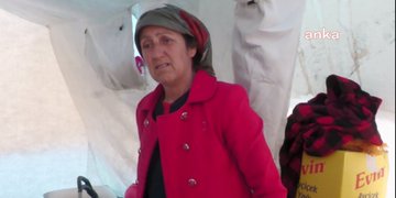 Çadırı su alan depremzede: Benim yataklarım su oldu, nasıl yatacağım? Hiç kimse yardım etmiyor bize

kisadalga.net/haber/detay/ca…