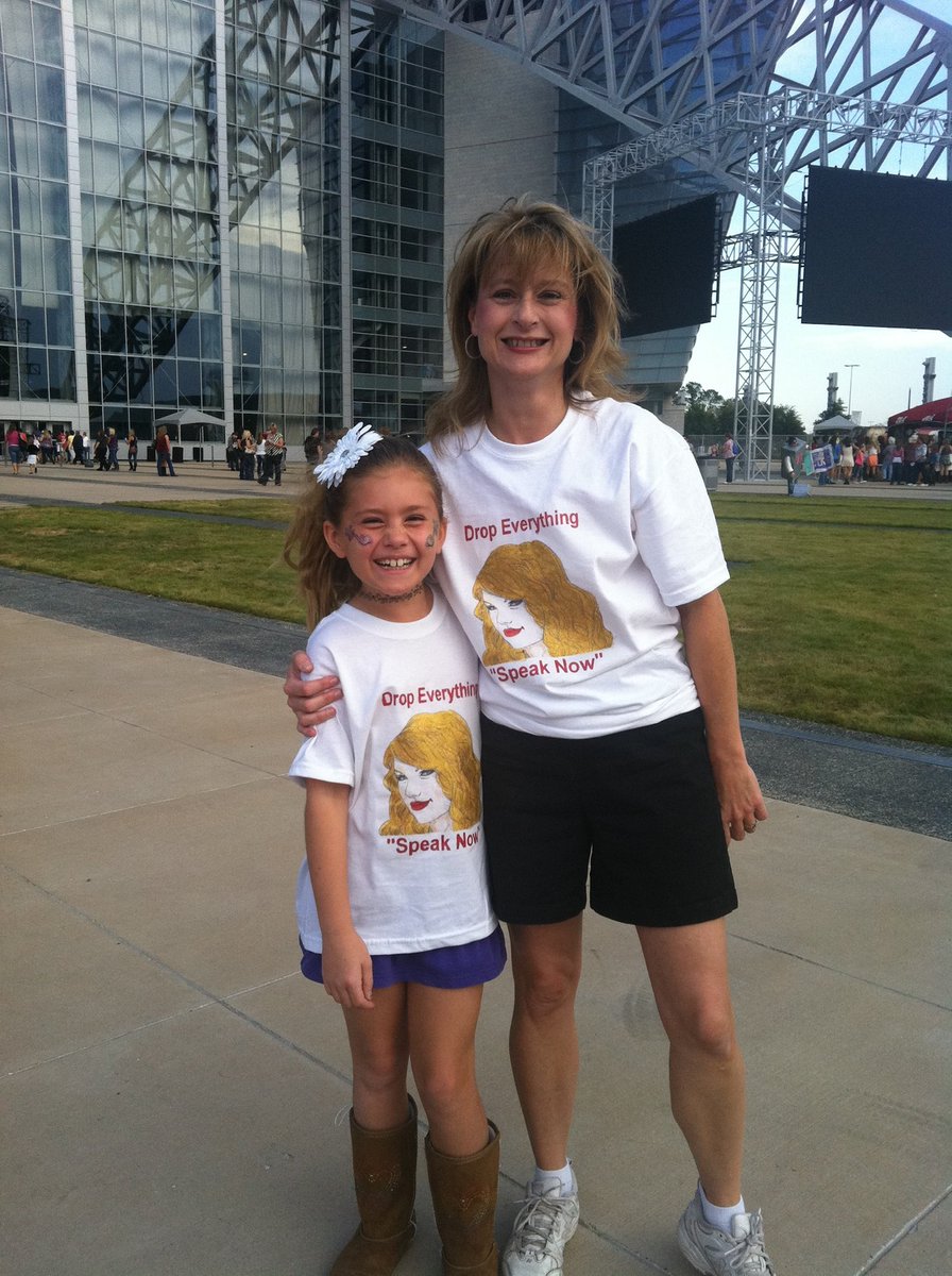 loveeisasecret's tweet photo. 11 years later, same stadium 💌 https://t.co/152ZxcAhBn
