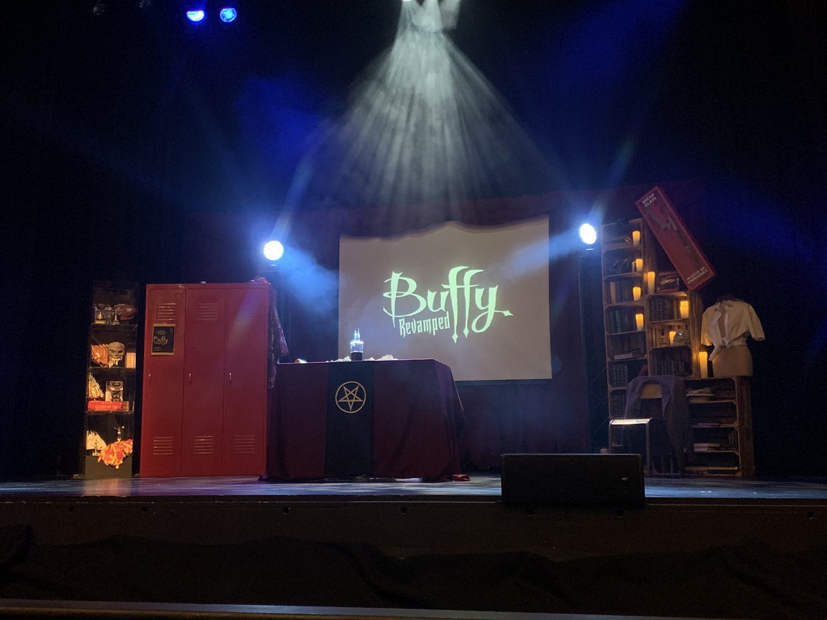 lbno's tweet photo. Absolutely hilarious, a must for any Buffy fan. 5 stars totally worth  🖐️ going out. ⭐️ For⭐️ A ⭐️ Walk for ⭐️ um Bitch. ⭐️ @BuffyRevamped https://t.co/zYGAmjHJJY