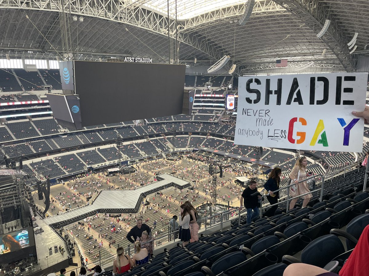 _emilyhaes's tweet photo. nobody should put the gays in the corner… @taylorswift13 @taylornation13 https://t.co/9TclbQohip