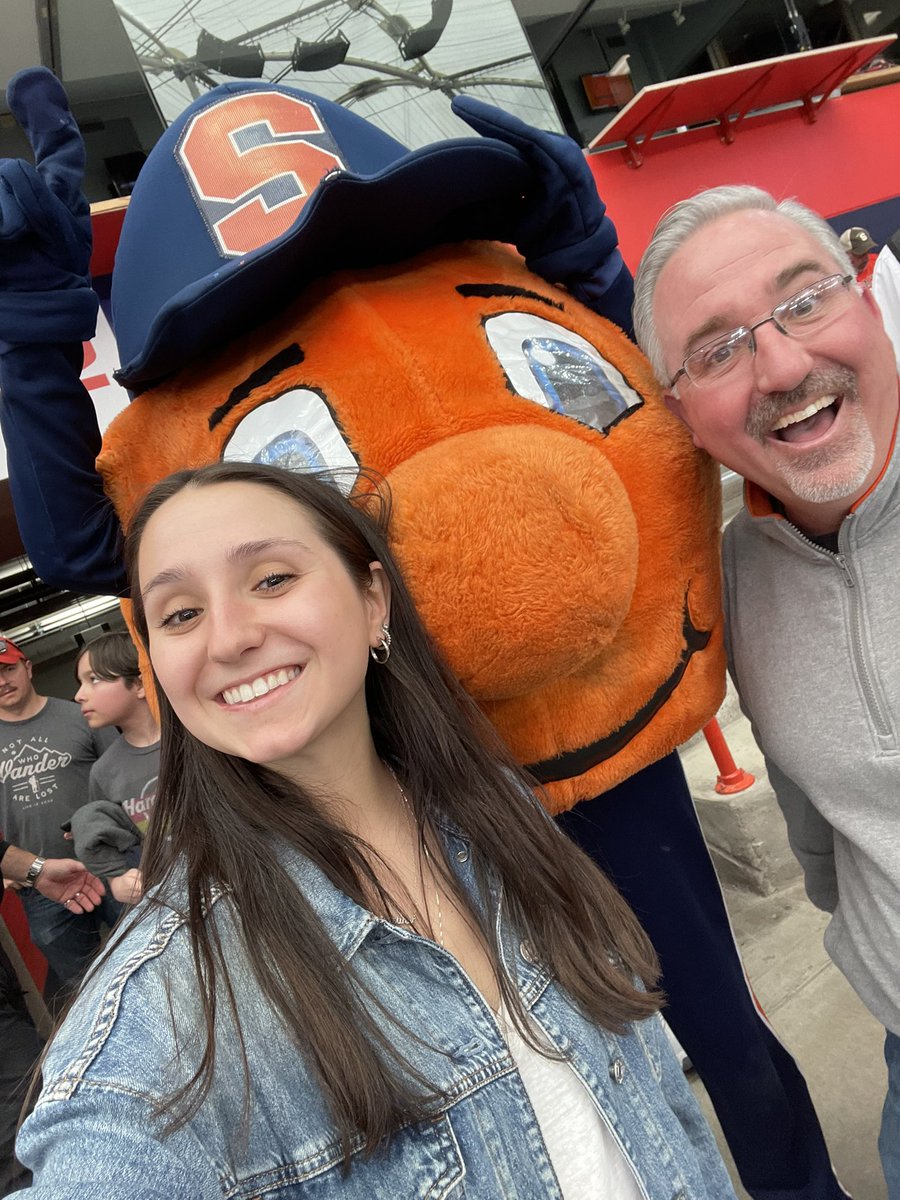 smittypig's tweet photo. AXO dad’s weekend at cuse…. organized by my favorite orange.  wings - lax - and varsity pizza.  with quick stop at hop spot. thank you justine!! https://t.co/lb9npCiVGW