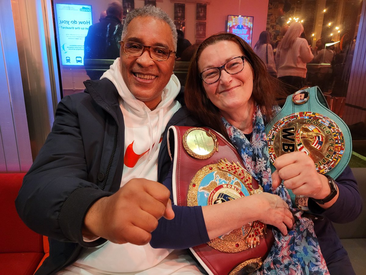 EllenDoran50's tweet image. I don&apos;t believe it! @Mwatson_box, at @QueensTheatreH for #SuckerPunch. Brilliant show - and meeting #MichaelWatson is the icing on the cake! #TheatreNation   @NationalTheatre