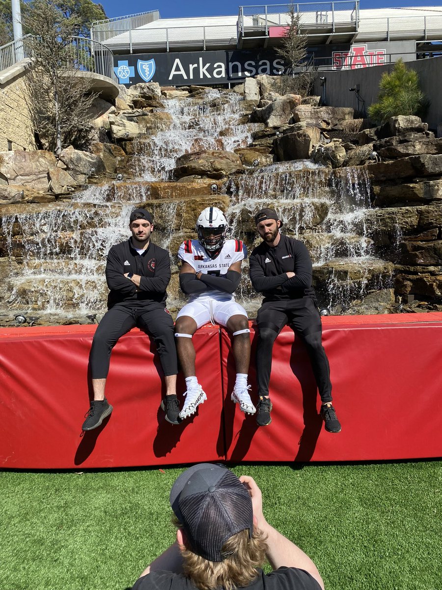 TheDillonDixon's tweet photo. I want to thank @CoachJoeBritton and @CoachShalala for a great time at Arkansas State. Loved the hospitality and can’t wait to be back to their remarkable facility!! #WolvesUp @CoachButchJones @AStateNation @RecruitEastside https://t.co/SVUNGfZbOP