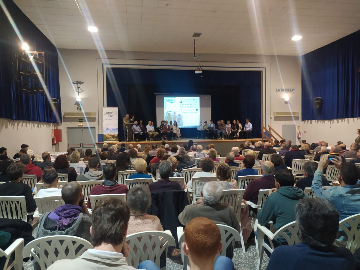 juditvida2's tweet photo. Avui presentació de la llista de Compromís amb la Bisbal💙
La llista de l'alcaldessa @AgnesFerre
Ple absolut i molt d'amor, respecte i veritat a l'aire.
Que bé!
El món t'estima, alcaldessa
#Respect #compromisStyle #compromesosambtu https://t.co/4FmnSn2Qc2
