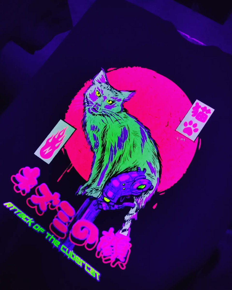 Loftcraftt's tweet photo. Attack of the cybercat fueron unas impresiones a 6 tintas neón sobre camiseta y bolsa tote para @neoleon2025 🐙⚡🐈
#serigrafia #screenprint #totebag #totebags #shoppingbag #neoleon #neoleon2025 #Cat #catsofinstagram #rescuedcat #japanese #kanjis #streetwear #Neon #neonclothes https://t.co/4gg1sBnuzr