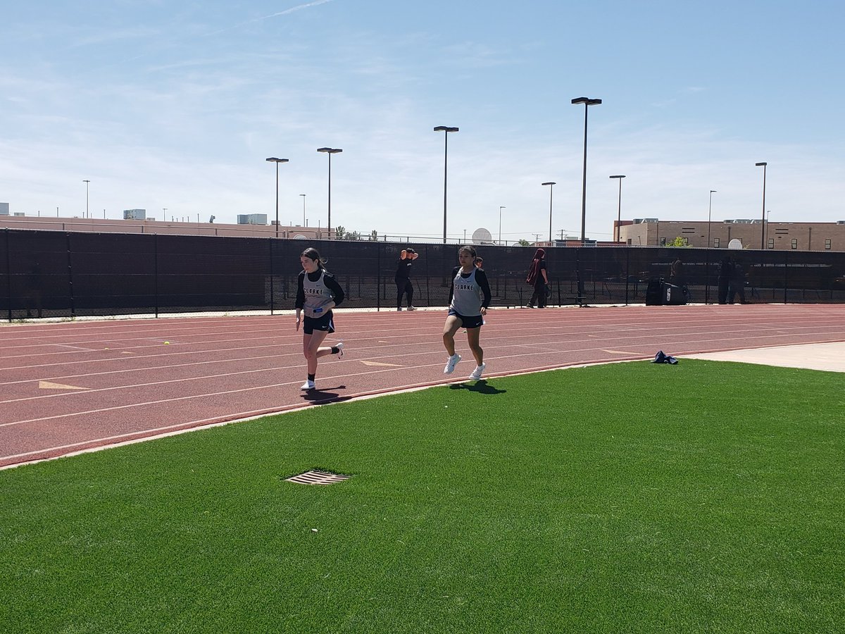 Bonavila_14's tweet photo. Clarke Track Team was 🏃‍♂️ 🏃‍♀️ on all pistons today ���� 🔥 at the Hernando track meet! 🏅 #GRIT #RANCHLIFE @ClarkeAthl @dprieto_cms @SocorroISD @Raragon_AsstAD https://t.co/4urmlJoy9p