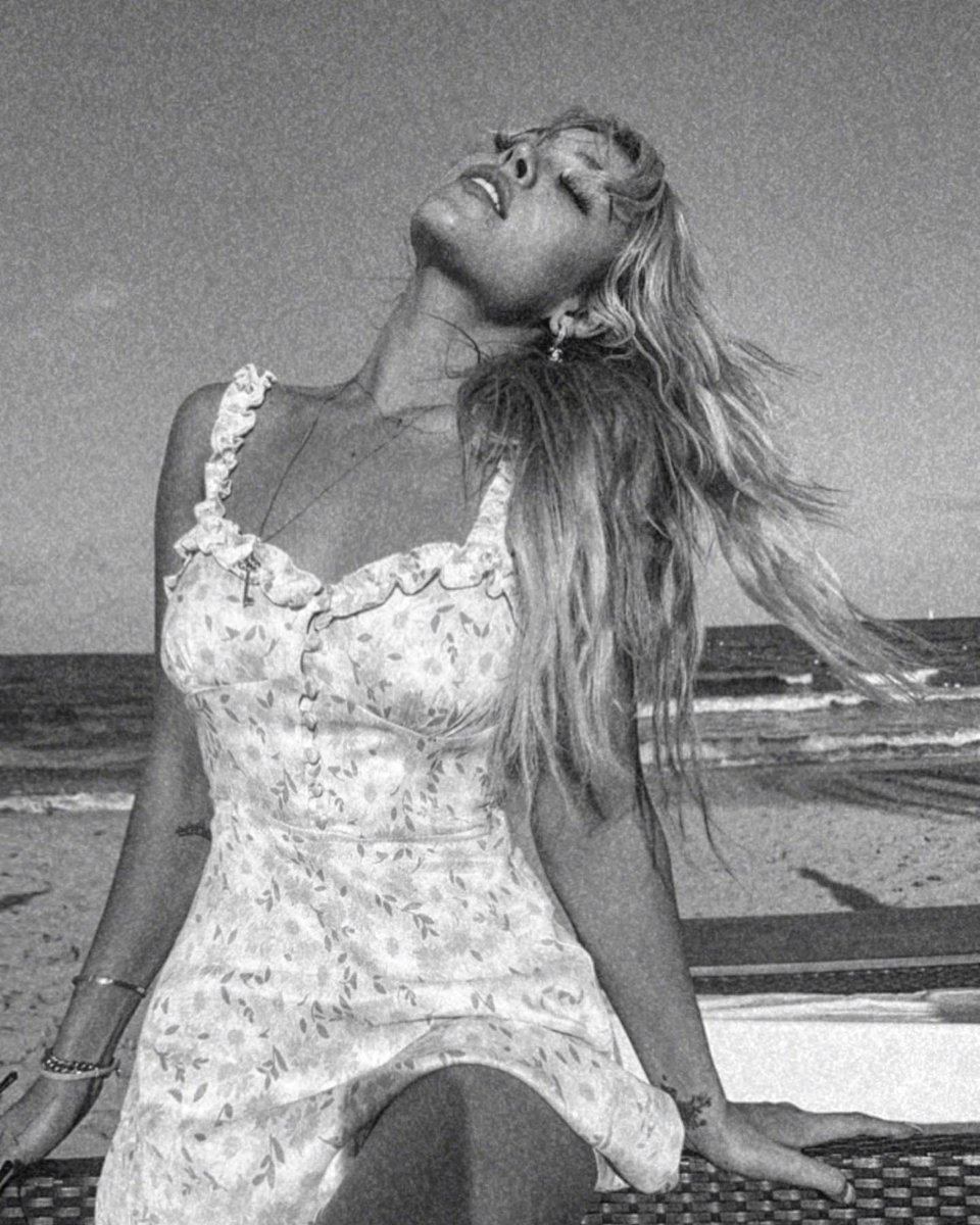 ✵    　 　 ✧
 * 　　✷   　　　　✦
✵　 ˚     𝑆𝑒𝑑𝑢𝑐𝑡𝑖𝑣𝑒 𝑆𝑢𝑛𝑑𝑎𝑦   ✺